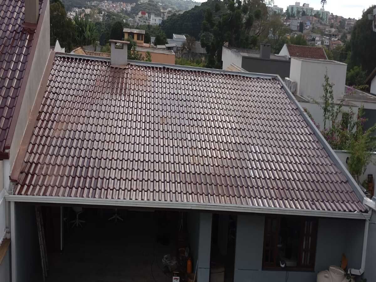 Foto real de cobertura para garagem executada pela Top Vip